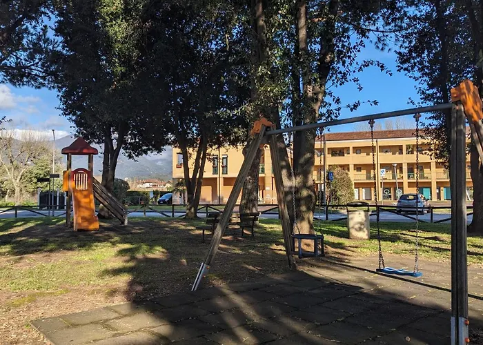 Golden Hour * مارينا دي بييتراسانْت